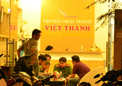nguoi-My-chet-o-Tham-my-vien-7047-1500516684.jpg